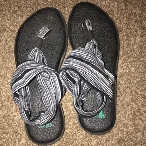 Sanuk women’s thong sandal